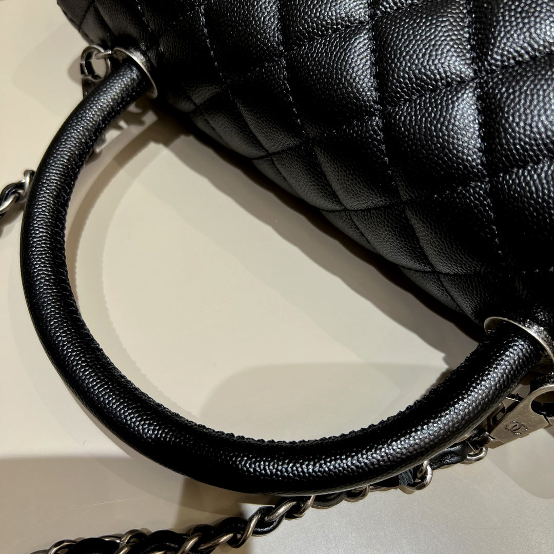 CH LARGE FLAP BAG WITH TOP HANDLE 29 Small Grained Calfskin Black