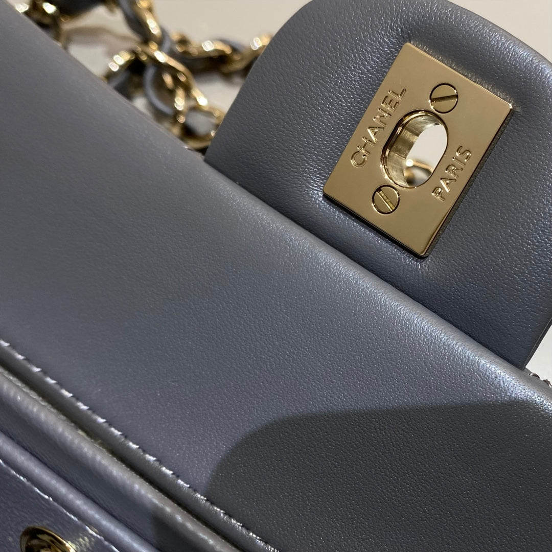 CH SMALL CLASSIC HANDBAG 23 Lambskin High-grade Gray