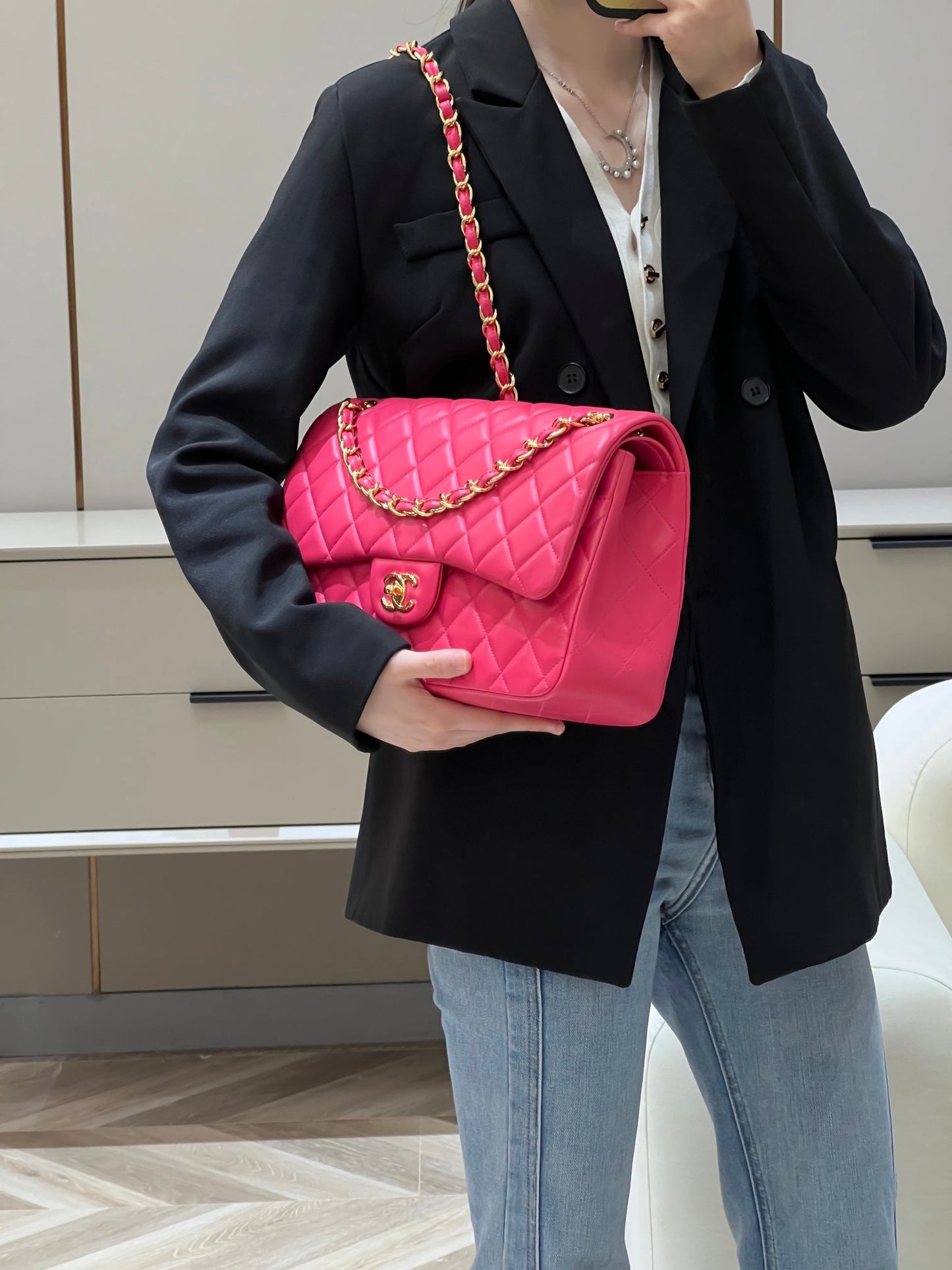 CH LARGE CLASSIC HANDBAG 30 Lambskin Rose Red