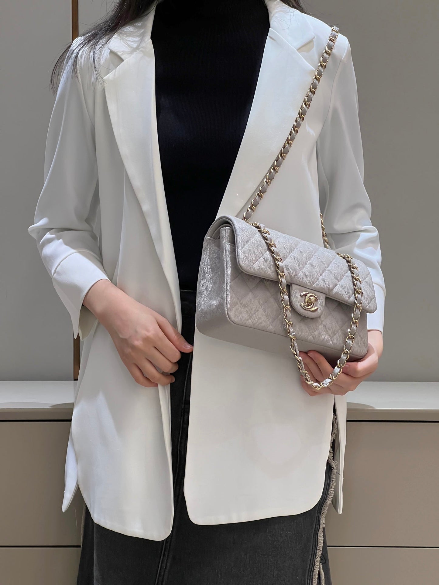 CH SMALL CLASSIC HANDBAG 23 Small Grained Calfskin Elephant Gray