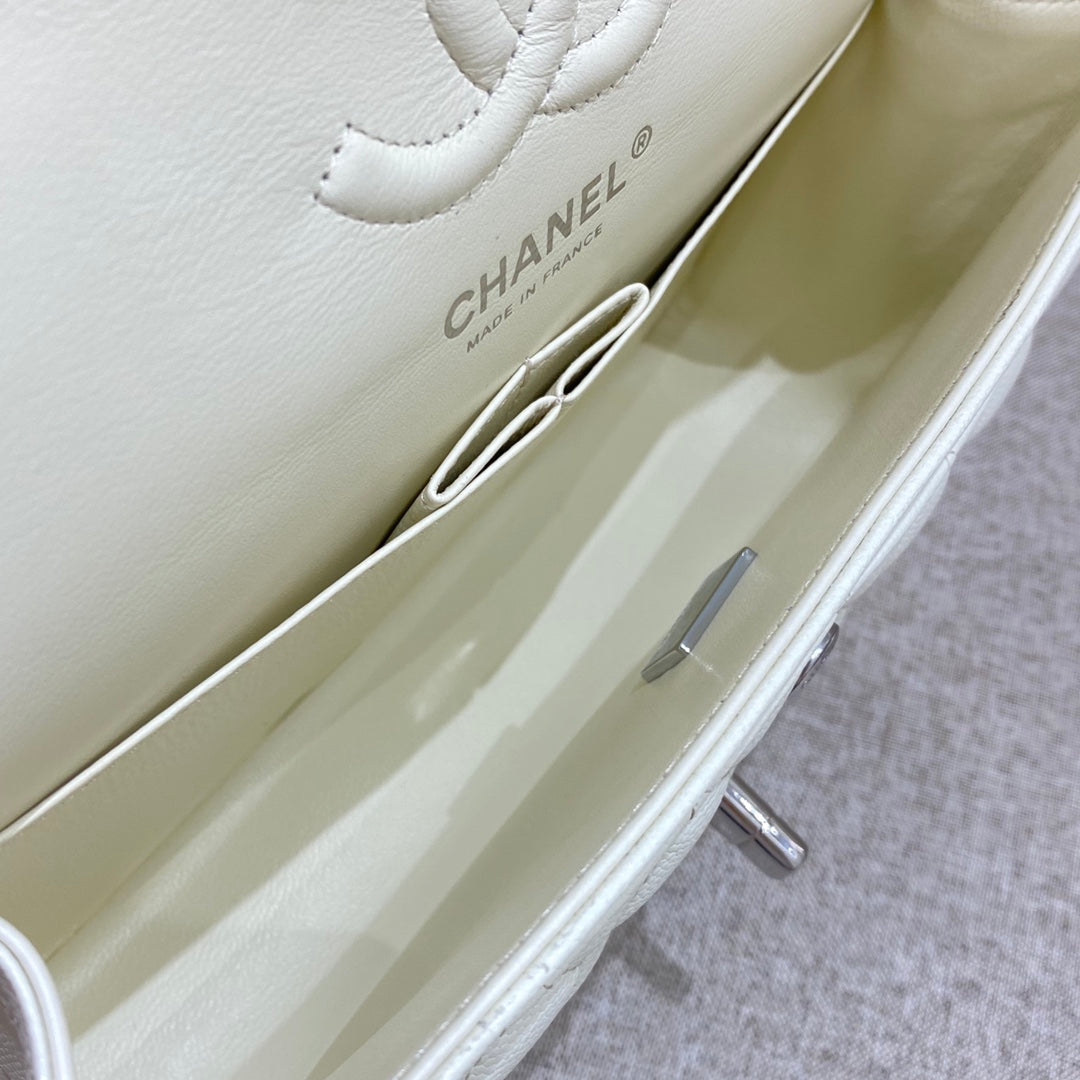 CH SMALL CLASSIC HANDBAG 23 Small Grained Calfskin Ivory White