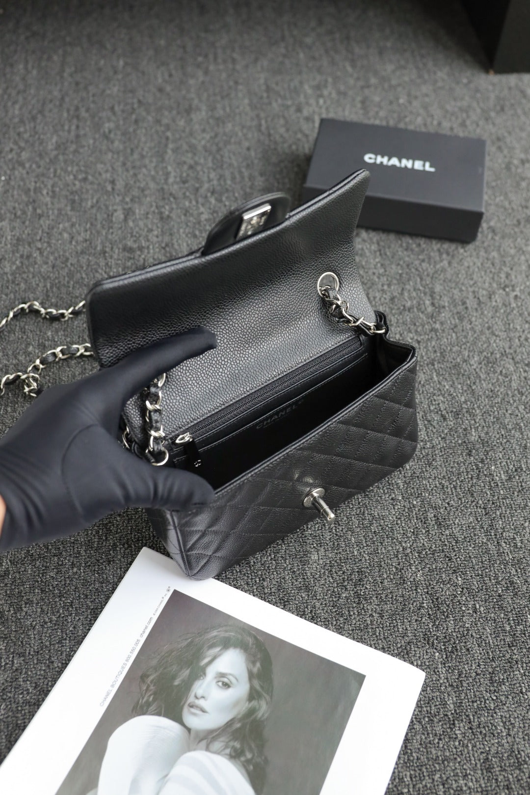 CH MINI CLASSIC HANDBAG 20 Grained Calfskin Black