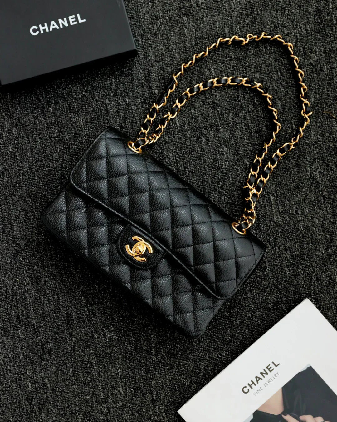 CH SMALL CLASSIC HANDBAG 23 Grained Calfskin Black