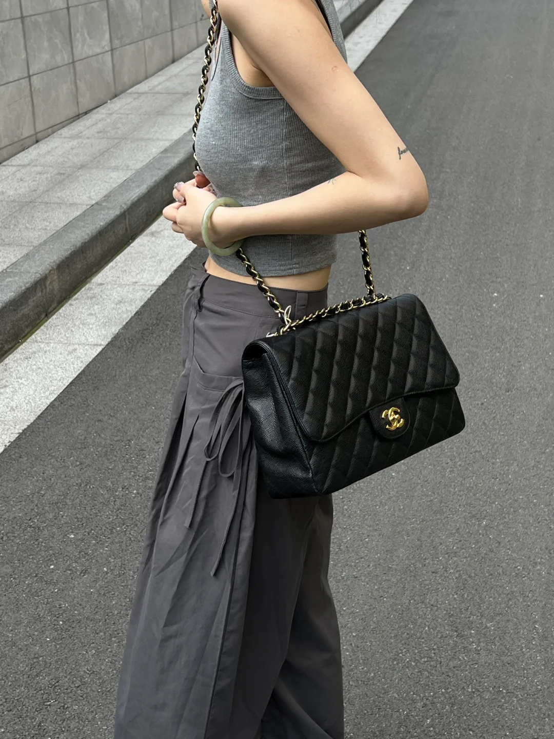 CH LARGE CLASSIC HANDBAG 30 Grained Calfskin Black