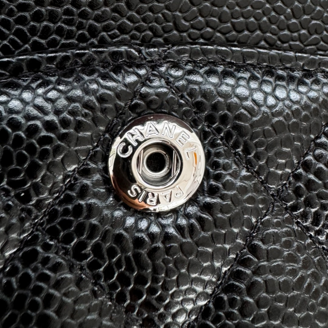 CH SMALL CLASSIC HANDBAG 23 Grained Calfskin Black