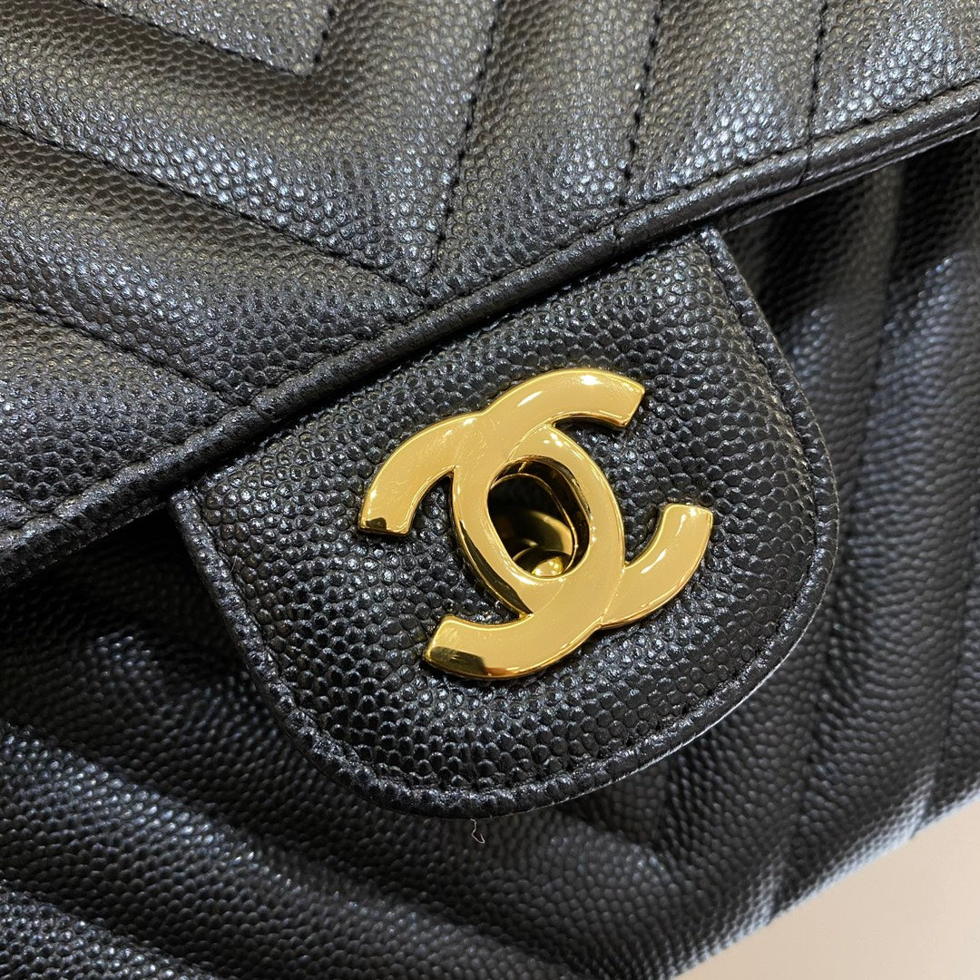 CH CLASSIC 11.12 HANDBAG 25.5 Small Grained Calfskin V Pattern Black