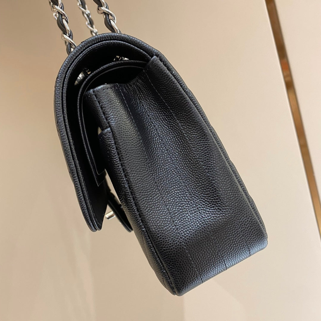 CH CLASSIC 11.12 HANDBAG 25.5 Small Grained Calfskin V Pattern Black