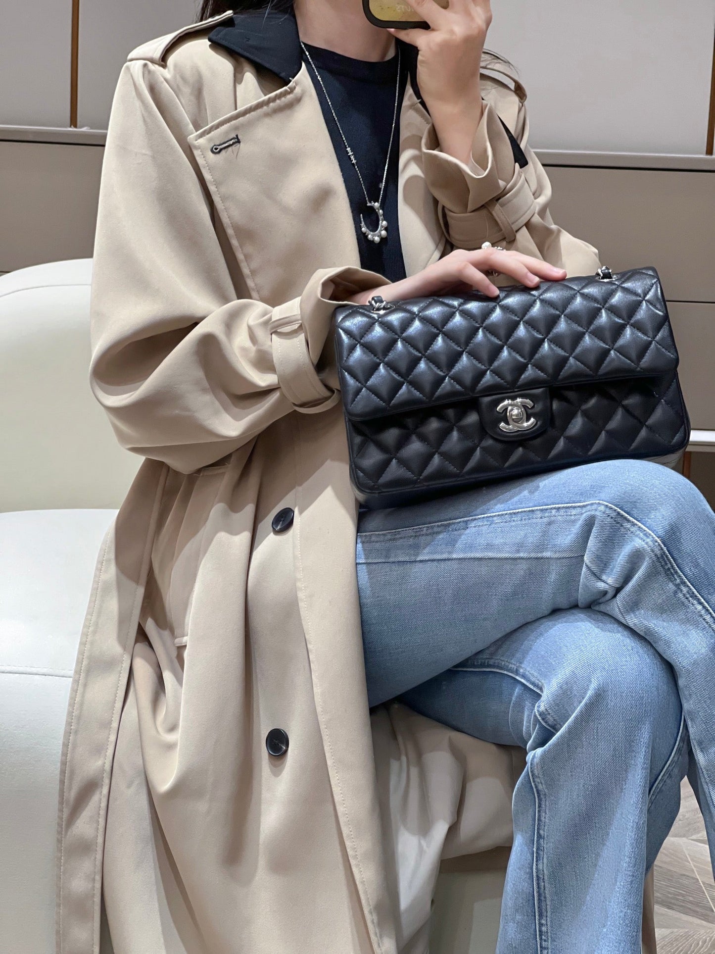 CH CLASSIC 11.12 HANDBAG 25.5 Lambskin Black