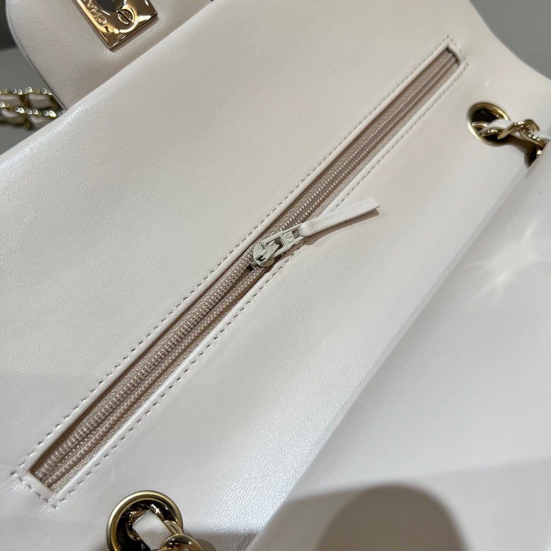 CH CLASSIC 11.12 HANDBAG 25.5 Lambskin Off-White