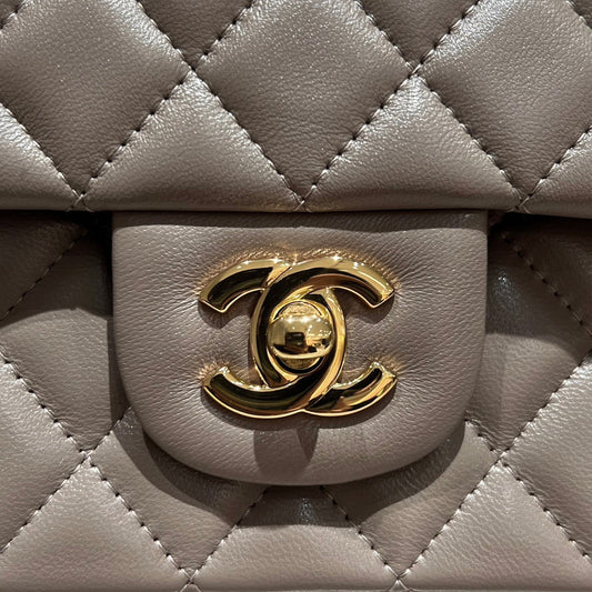 CH CLASSIC 11.12 HANDBAG 25.5 Lambskin Turtledove Gray