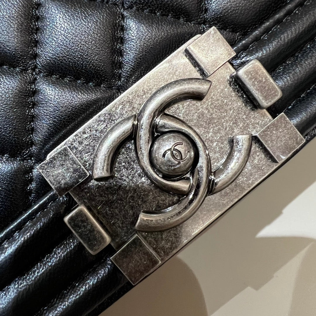 CH BOY HANDBAG 25 Lambskin Black