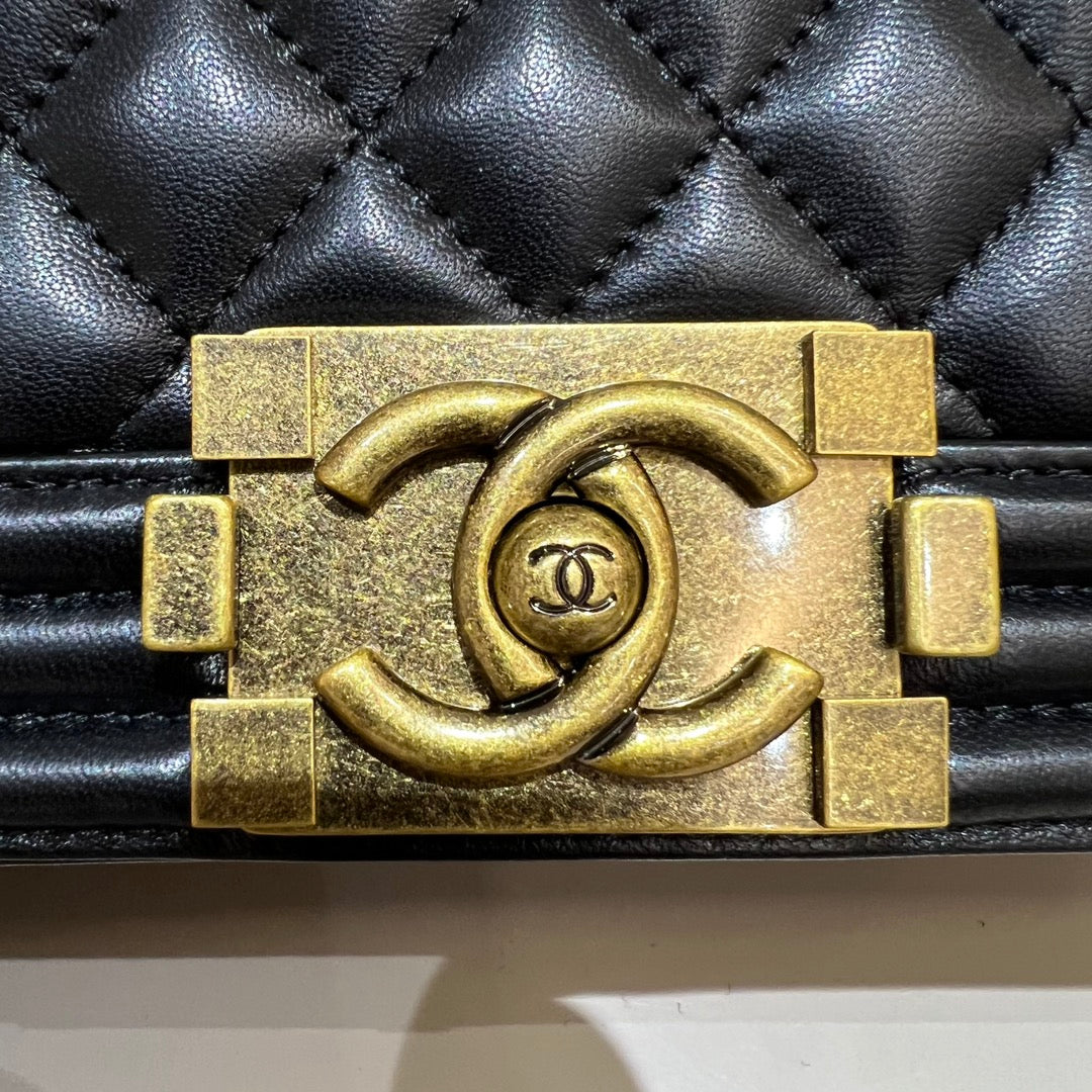CH BOY HANDBAG 25 Lambskin Black