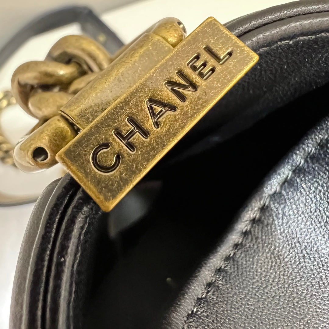CH BOY HANDBAG 25 Lambskin Black