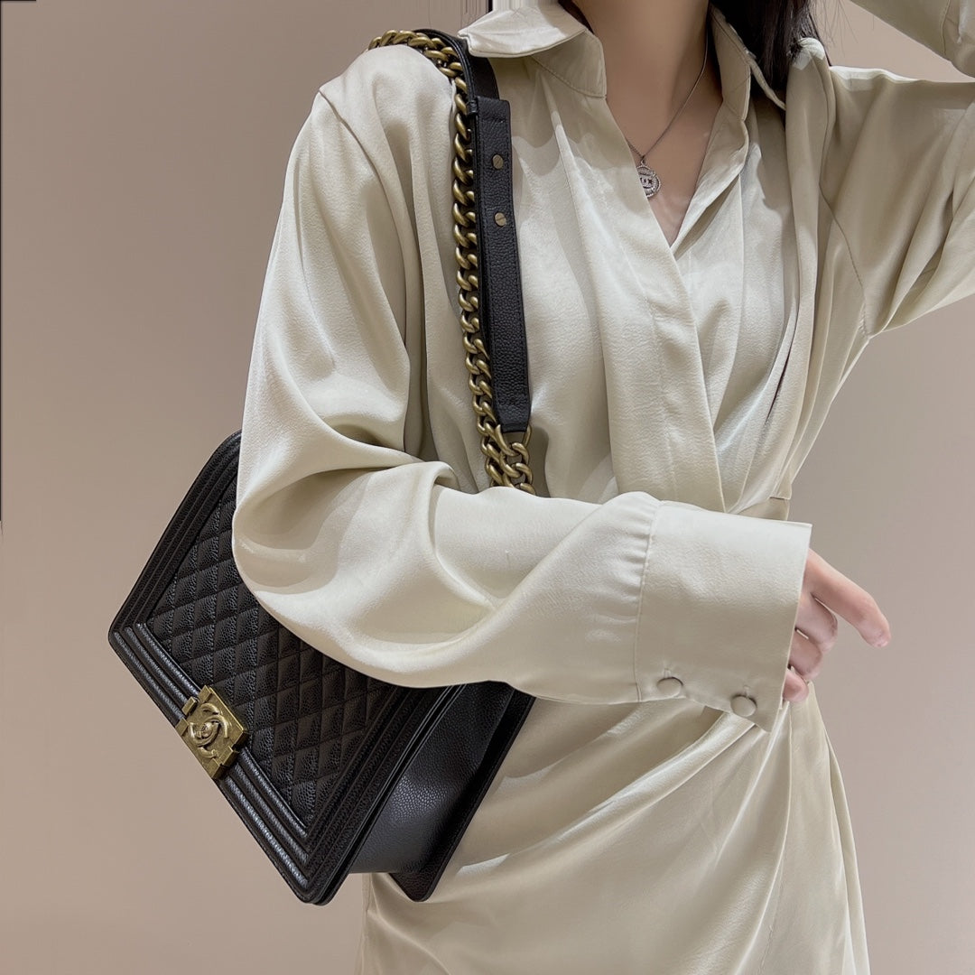 CH LARGE BOY HANDBAG 28 Grained Calfskin Black