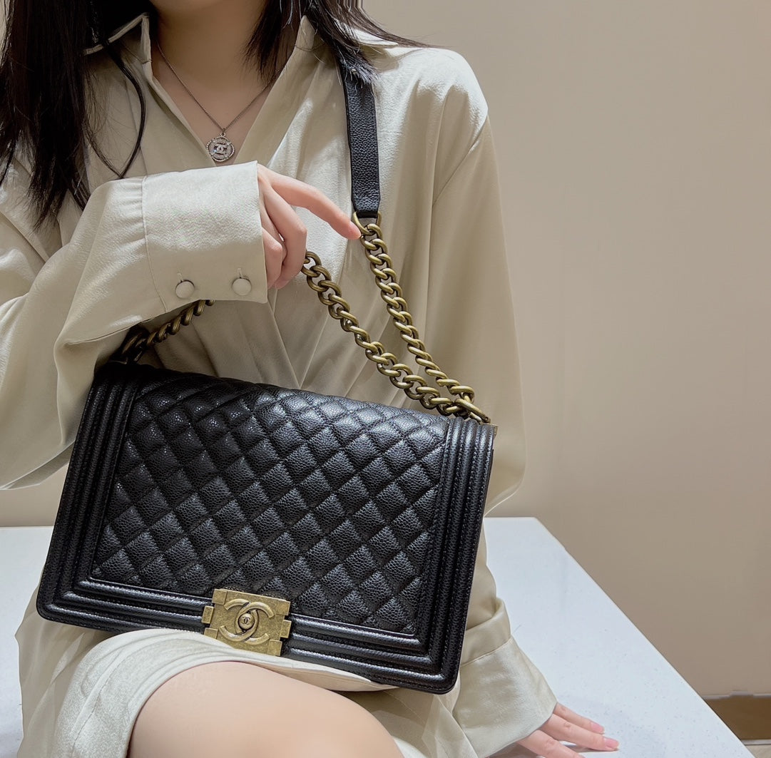 CH LARGE BOY HANDBAG 28 Grained Calfskin Black