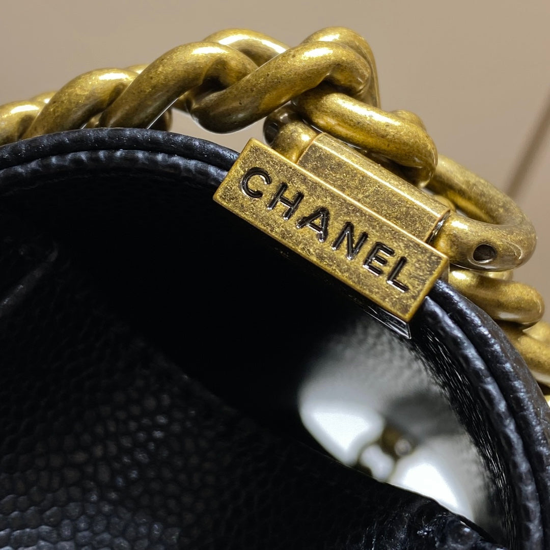 CH LARGE BOY HANDBAG 28 Grained Calfskin Black