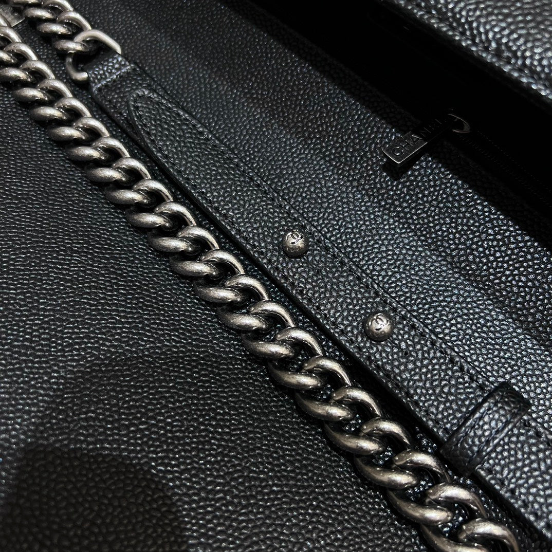 CH LARGE BOY HANDBAG 28 Grained Calfskin Black