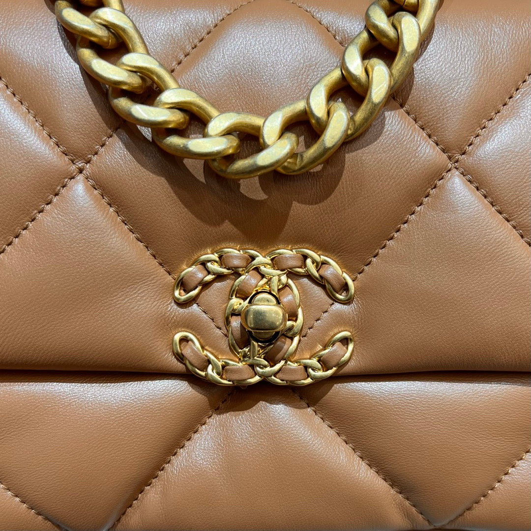 CH 19 HANDBAG 26 Lambskin Gold Brown