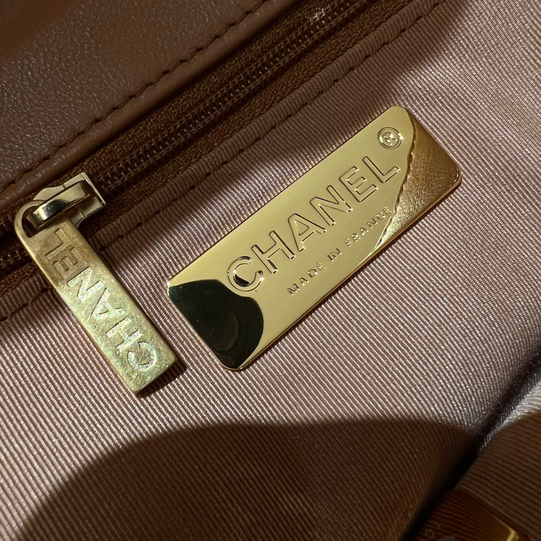 CH 19 HANDBAG 26 Lambskin Gold Brown