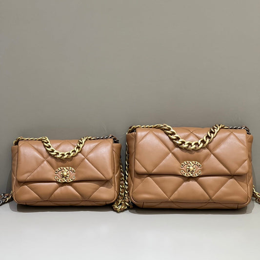 CH 19 HANDBAG 26 Lambskin Gold Brown