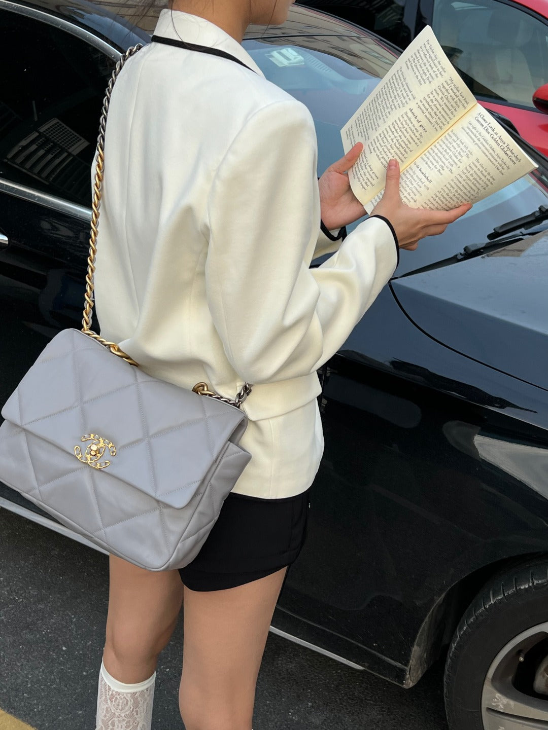 CH 19 LARGE HANDBAG 30 Lambskin Light Grey