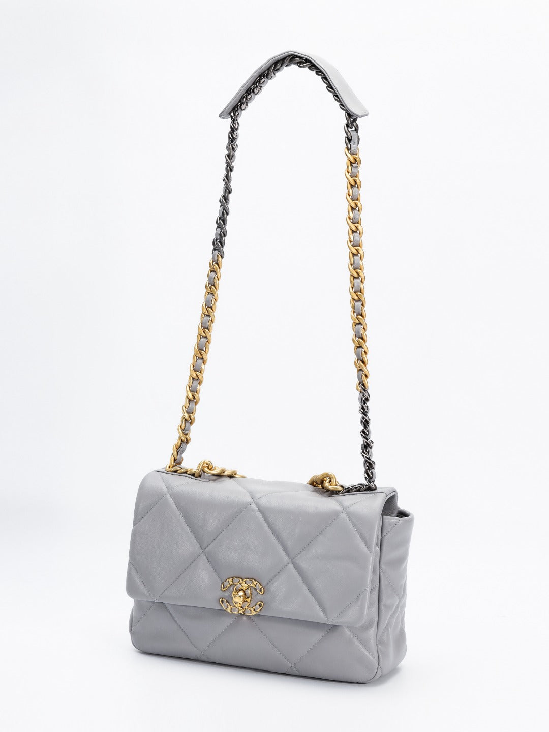 CH 19 LARGE HANDBAG 30 Lambskin Light Grey