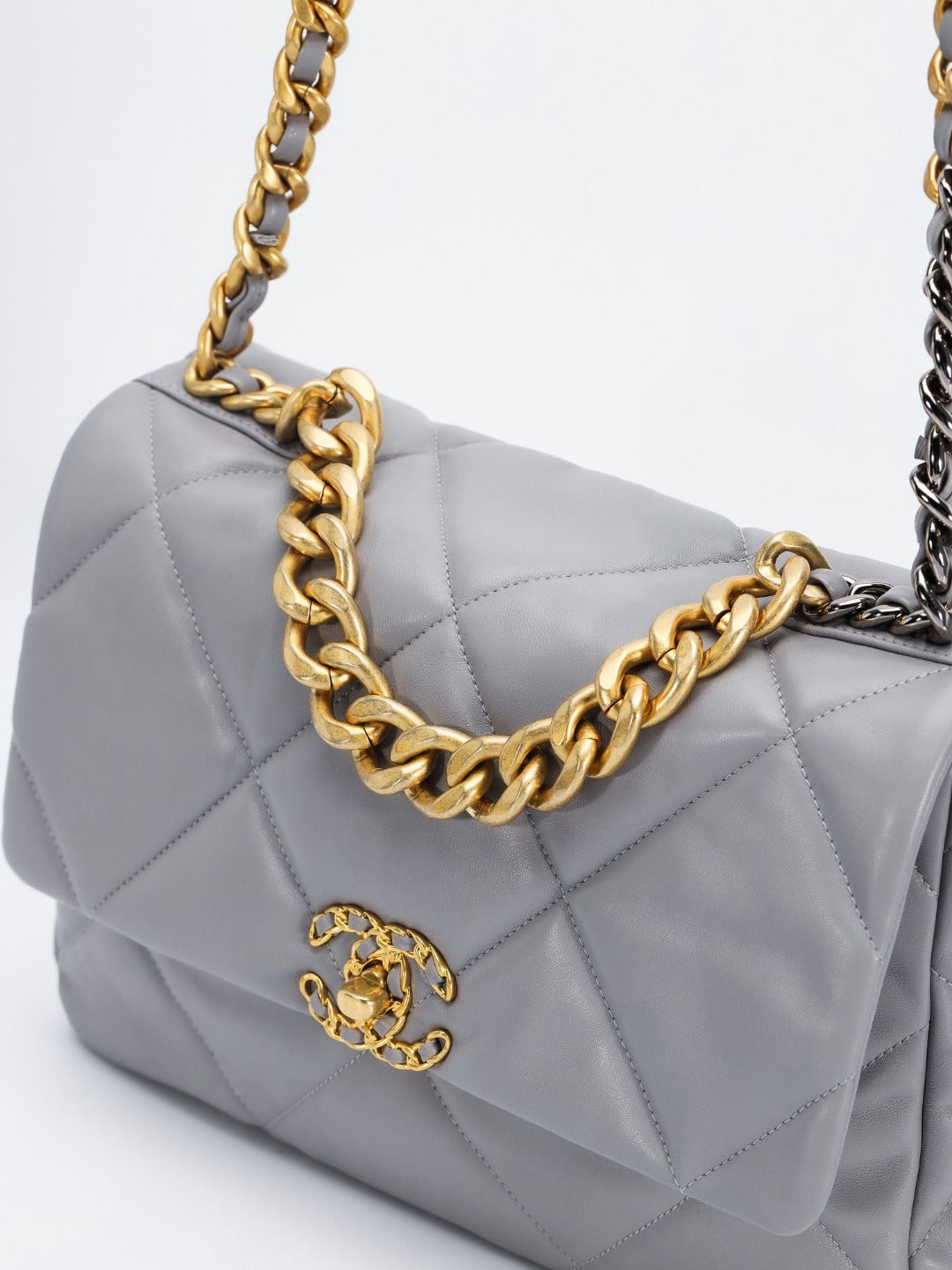 CH 19 LARGE HANDBAG 30 Lambskin Light Grey