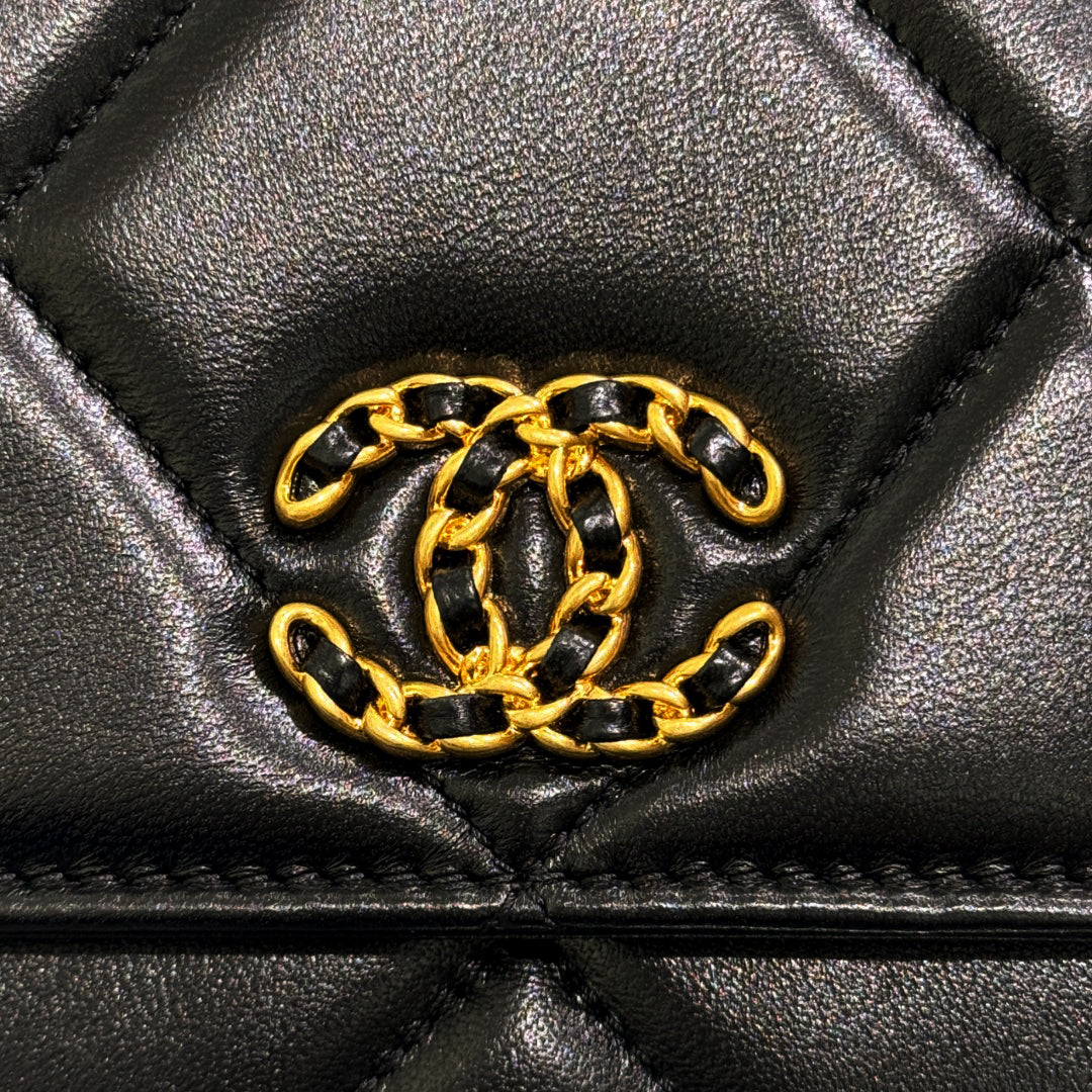 CH 19 HANDBAG WOC Lambskin Black