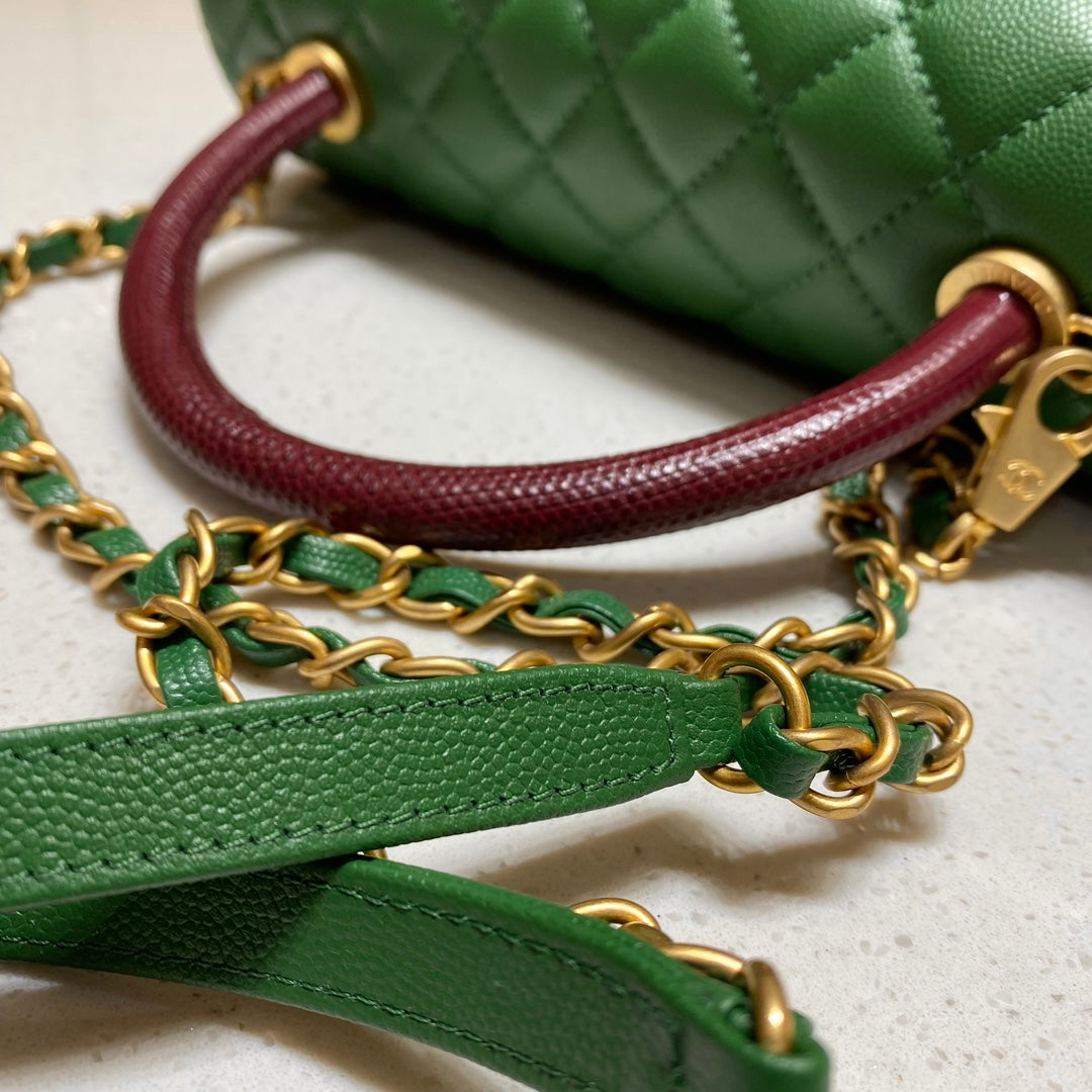 CH LARGE FLAP BAG WITH TOP HANDLE 29 Small Grained Calfskin Lizard Handle Green