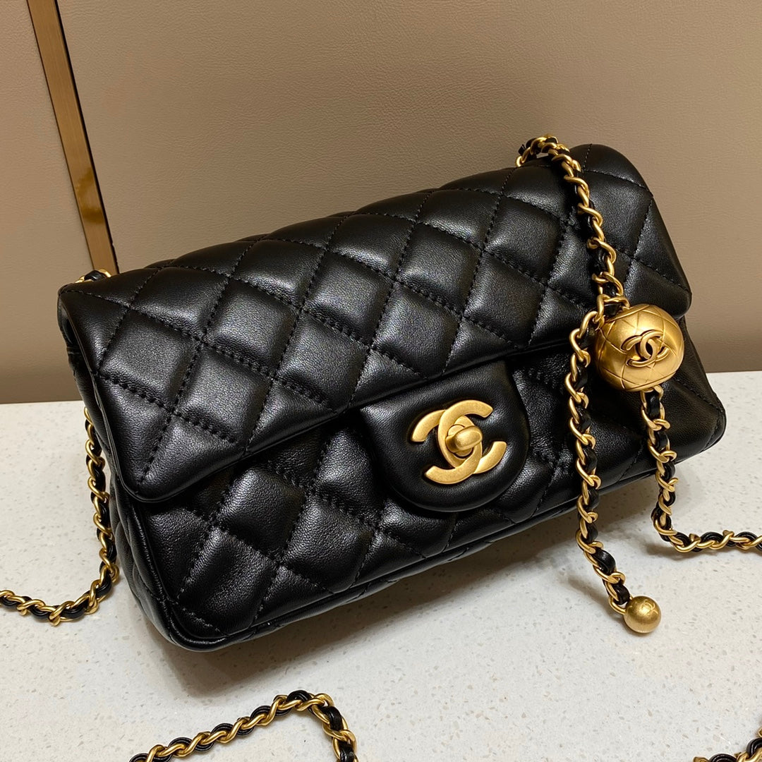 CH CF20 Golden Globe CLASSIC HANDBAG Lambskin Black