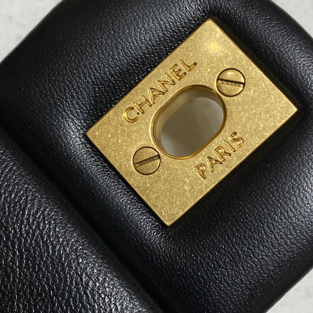 CH CF20 Golden Globe CLASSIC HANDBAG Lambskin Black