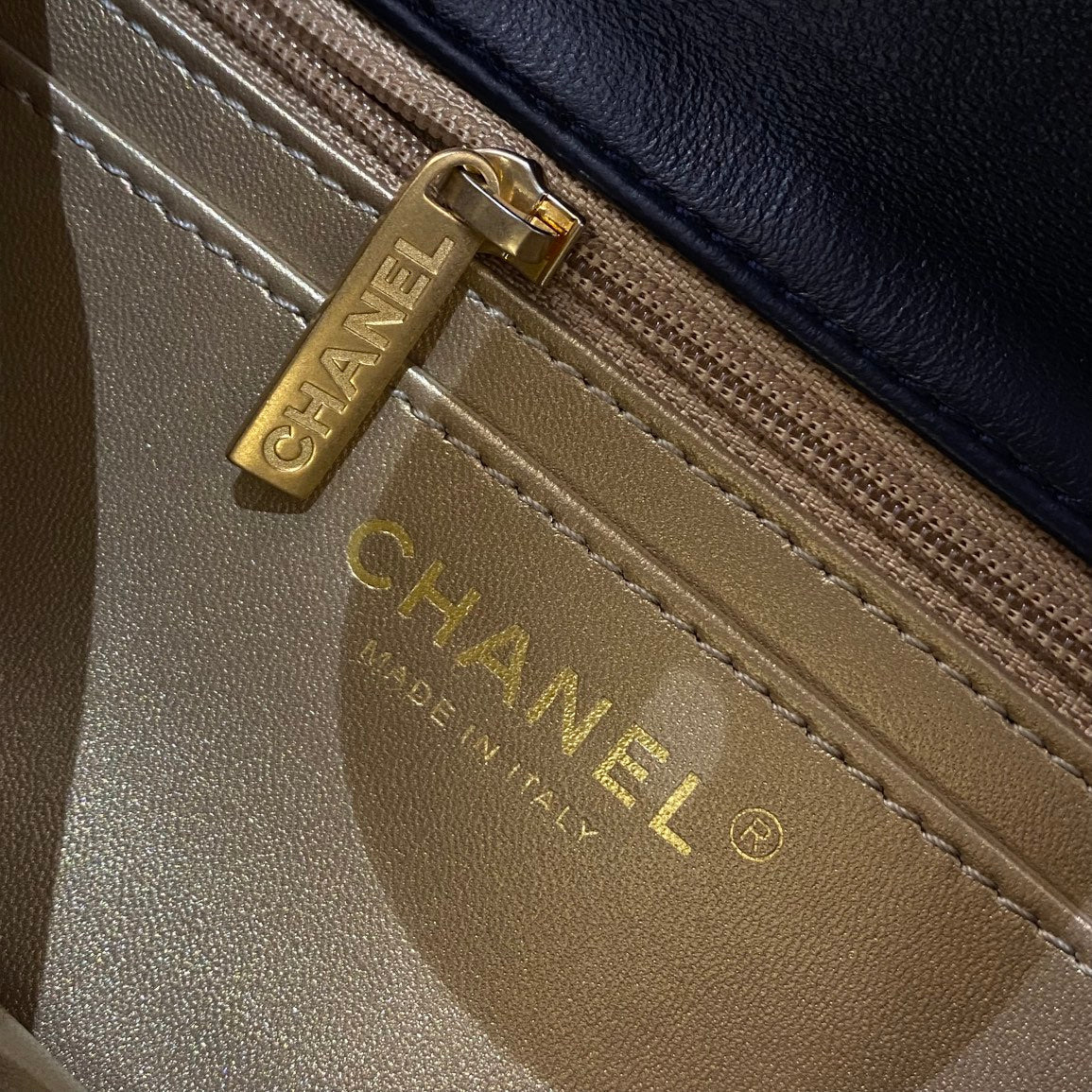 CH CF20 Golden Globe CLASSIC HANDBAG Lambskin Deep sea blue