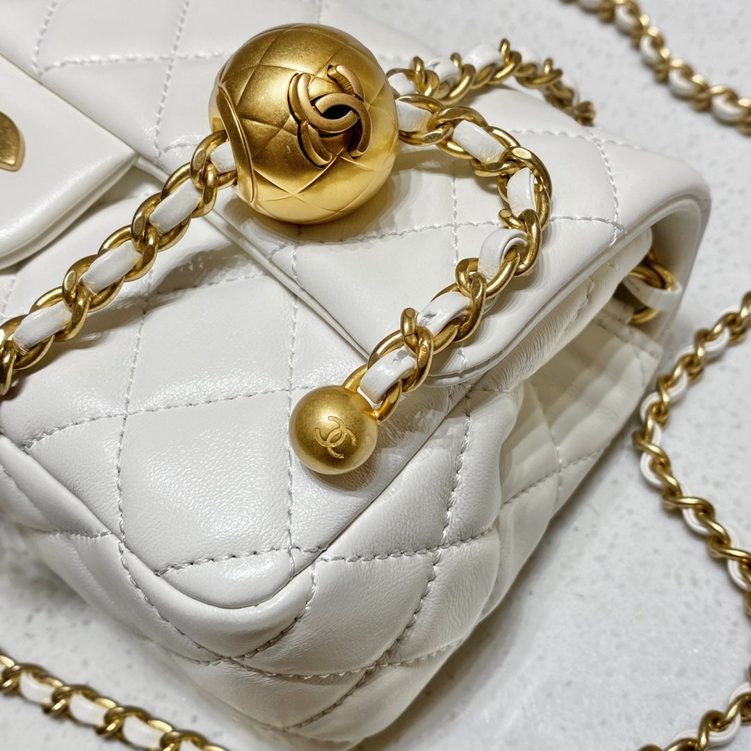 CH CF20 Golden Globe CLASSIC HANDBAG Lambskin White
