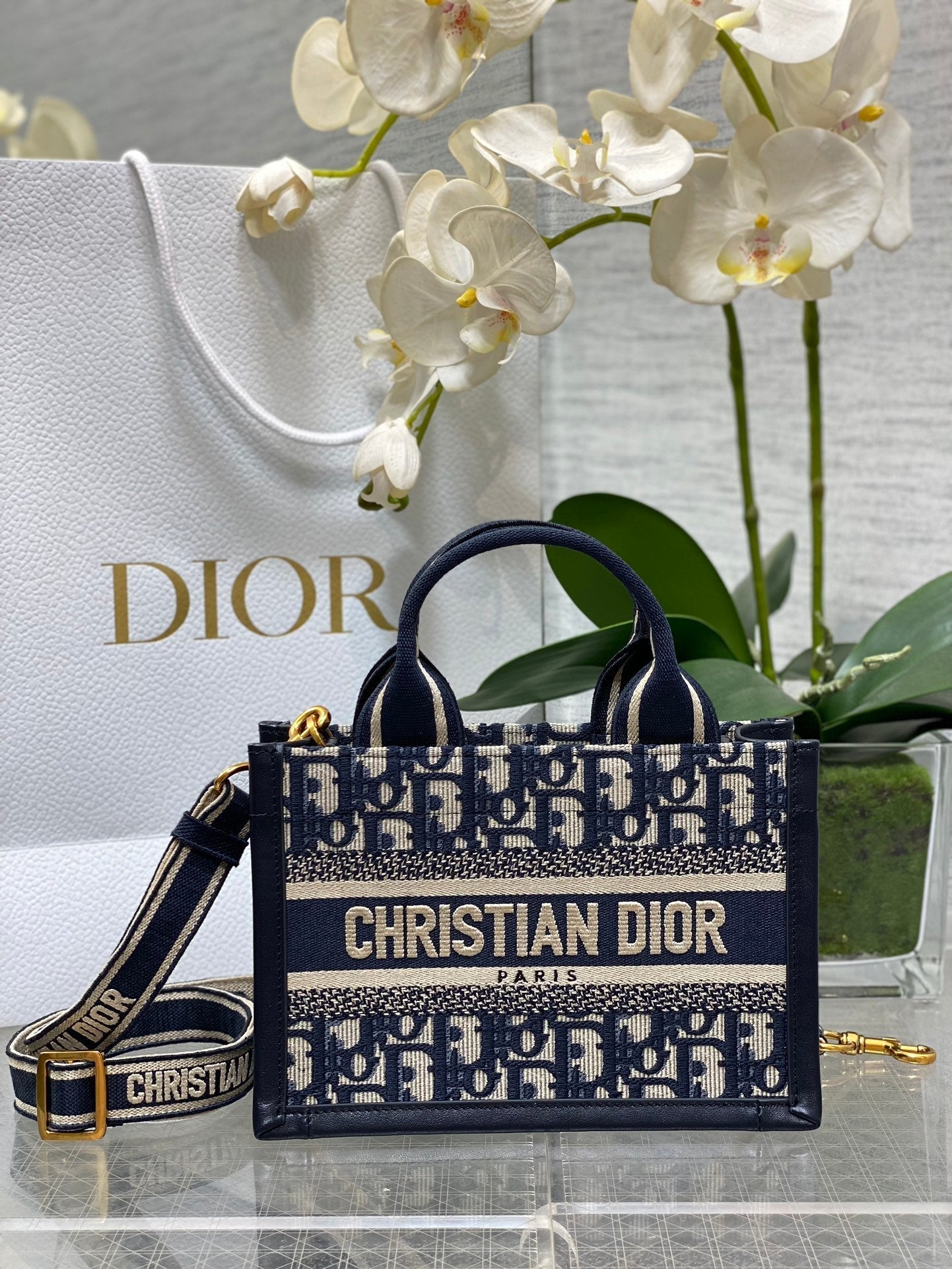 DO Book Tote Bag Blue Di0r Oblique Embroidery and Calfskin