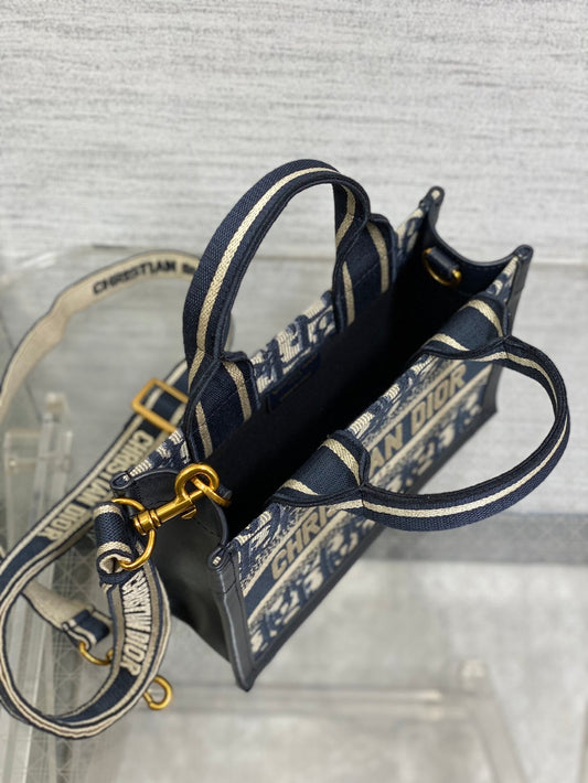DO Book Tote Bag Blue Di0r Oblique Embroidery and Calfskin