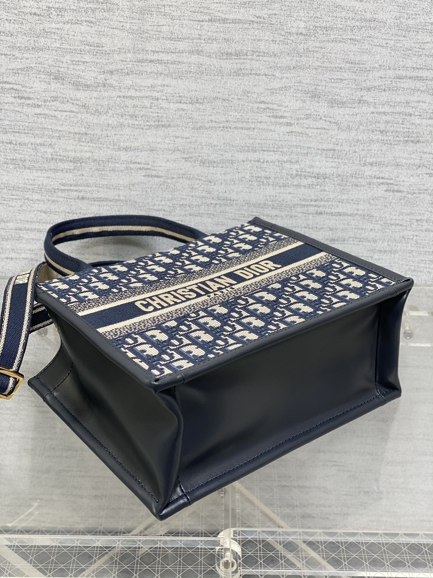 DO Book Tote Bag Blue Di0r Oblique Embroidery and Calfskin