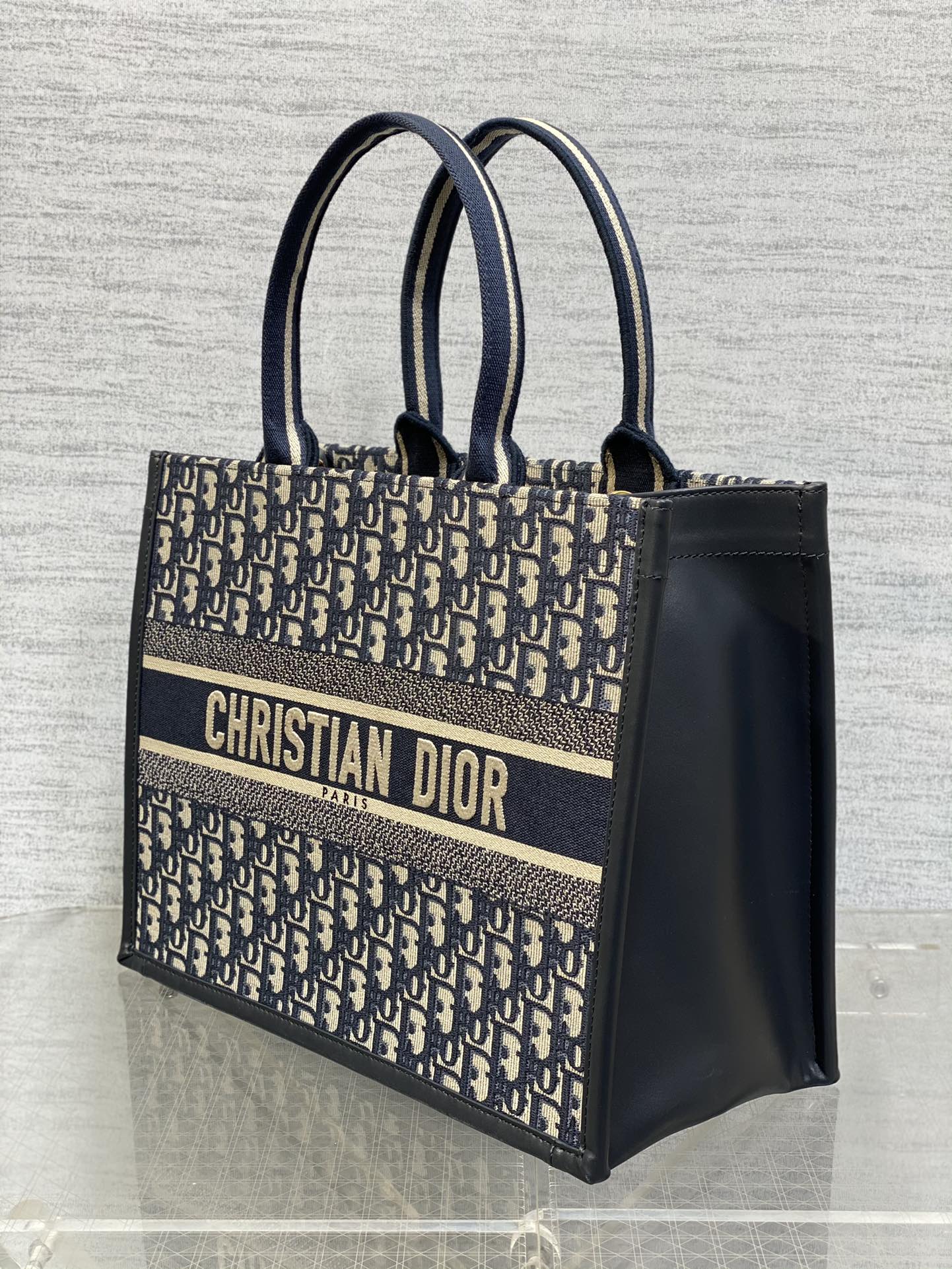 DO Book Tote Bag Blue Di0r Oblique Embroidery and Calfskin