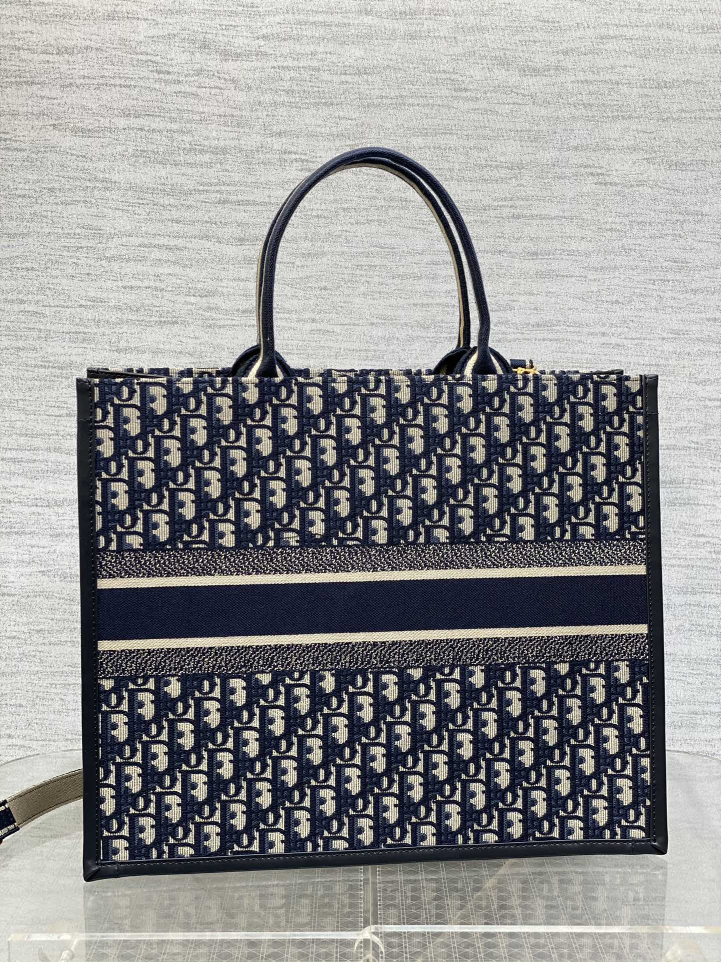 DO Book Tote Bag Blue Di0r Oblique Embroidery and Calfskin