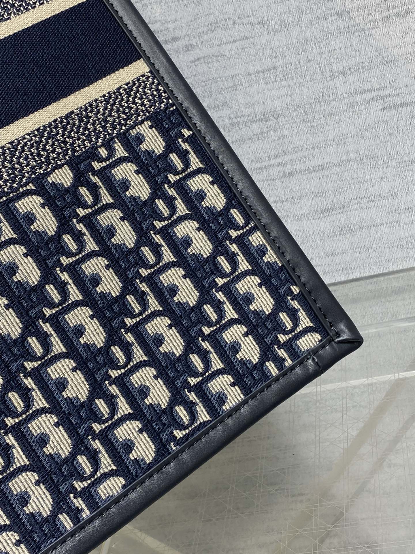 DO Book Tote Bag Blue Di0r Oblique Embroidery and Calfskin