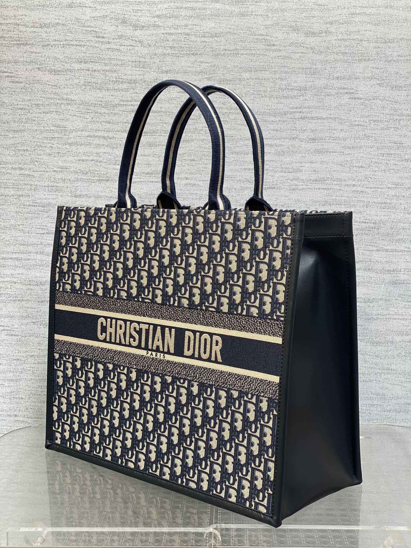 DO Book Tote Bag Blue Di0r Oblique Embroidery and Calfskin