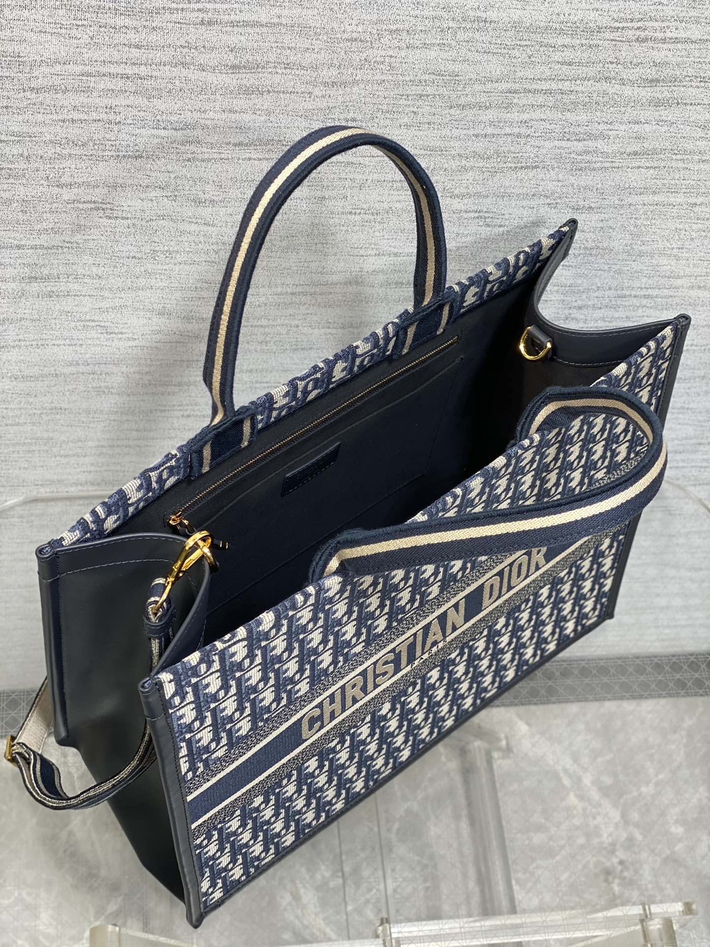 DO Book Tote Bag Blue Di0r Oblique Embroidery and Calfskin