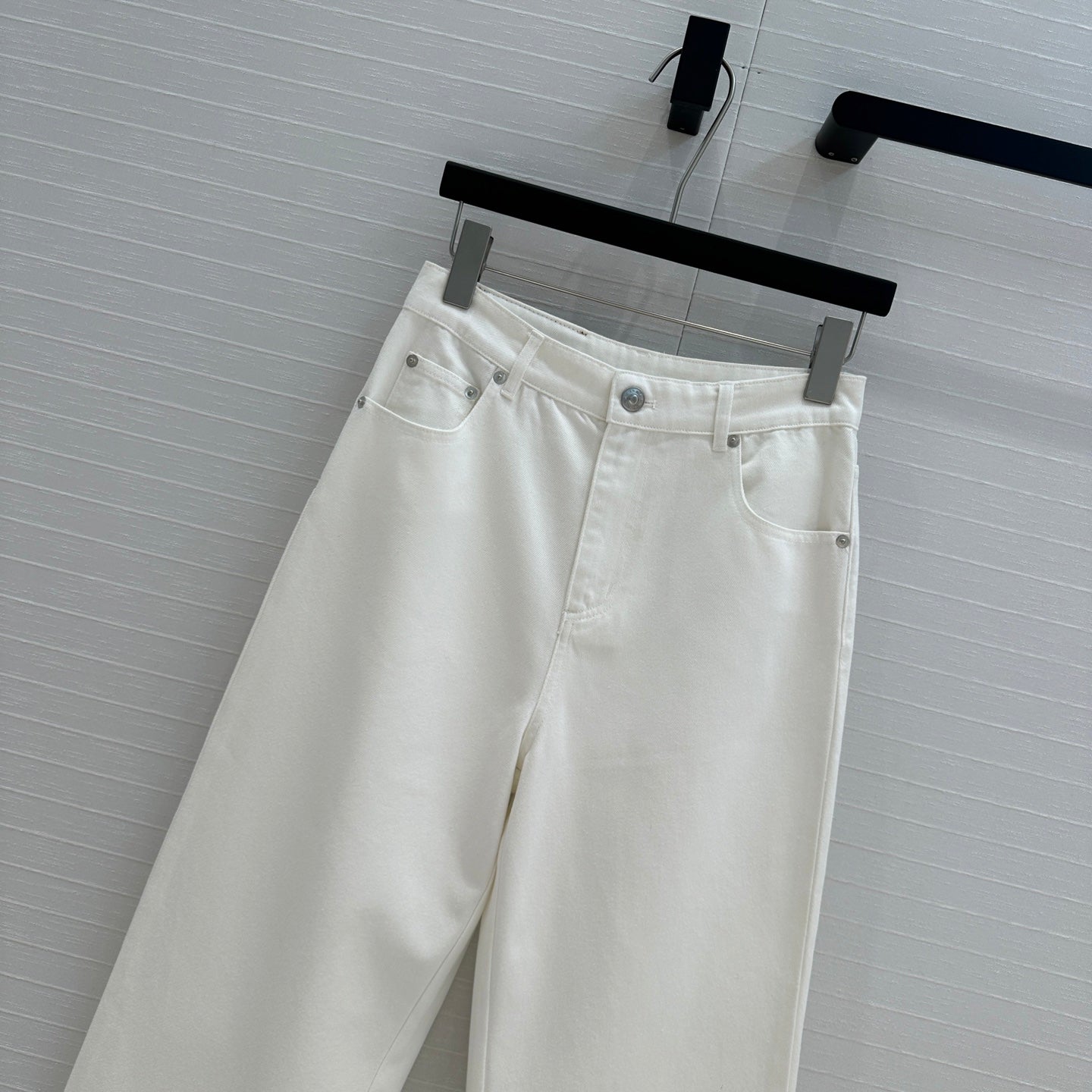 ma 25ss embroidered jeans