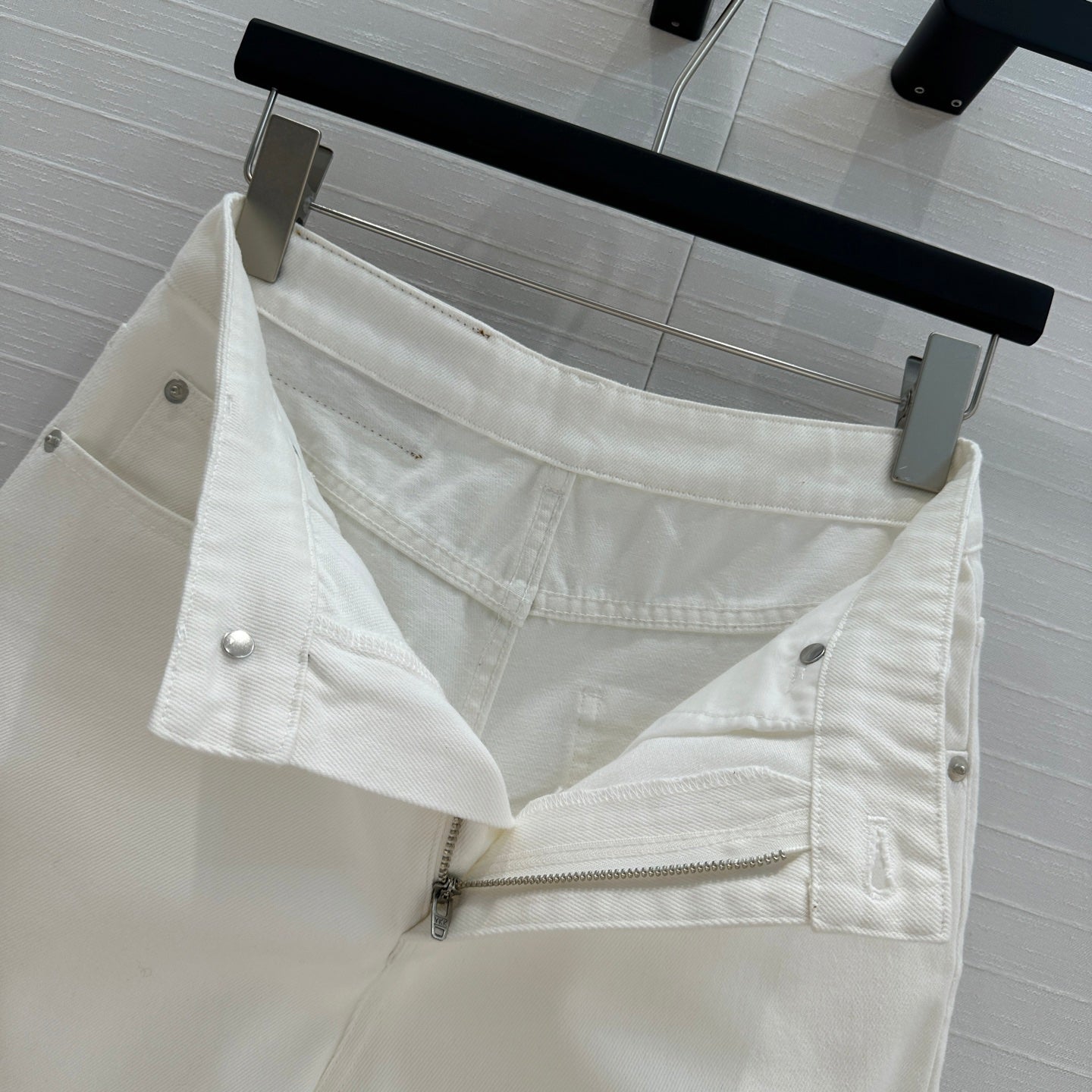 ma 25ss embroidered jeans