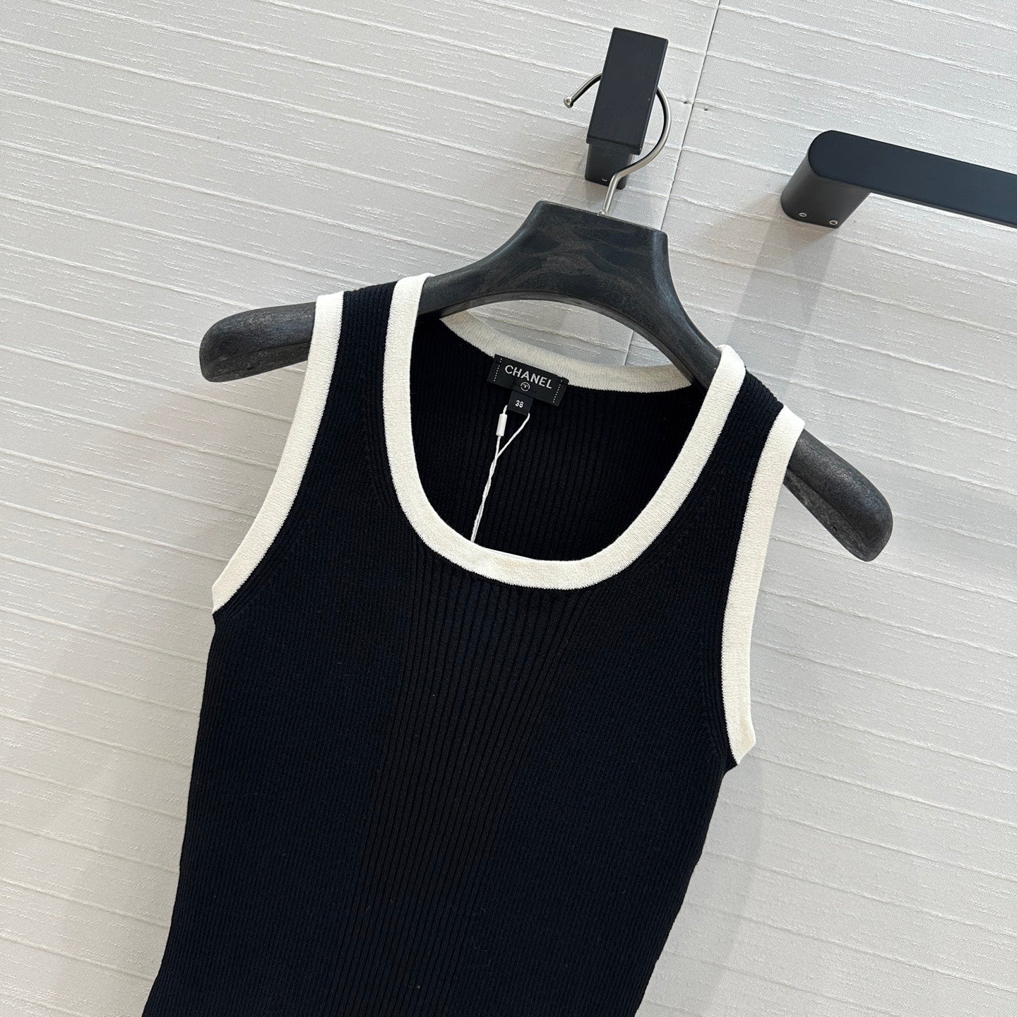 ch 25ss knitted vest