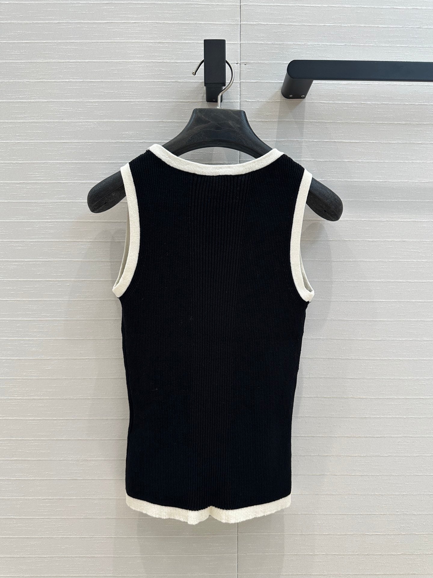 ch 25ss knitted vest