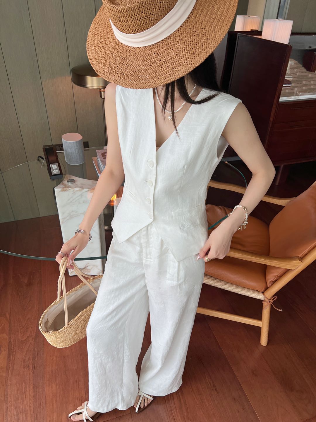 Lo 25ss linen vest