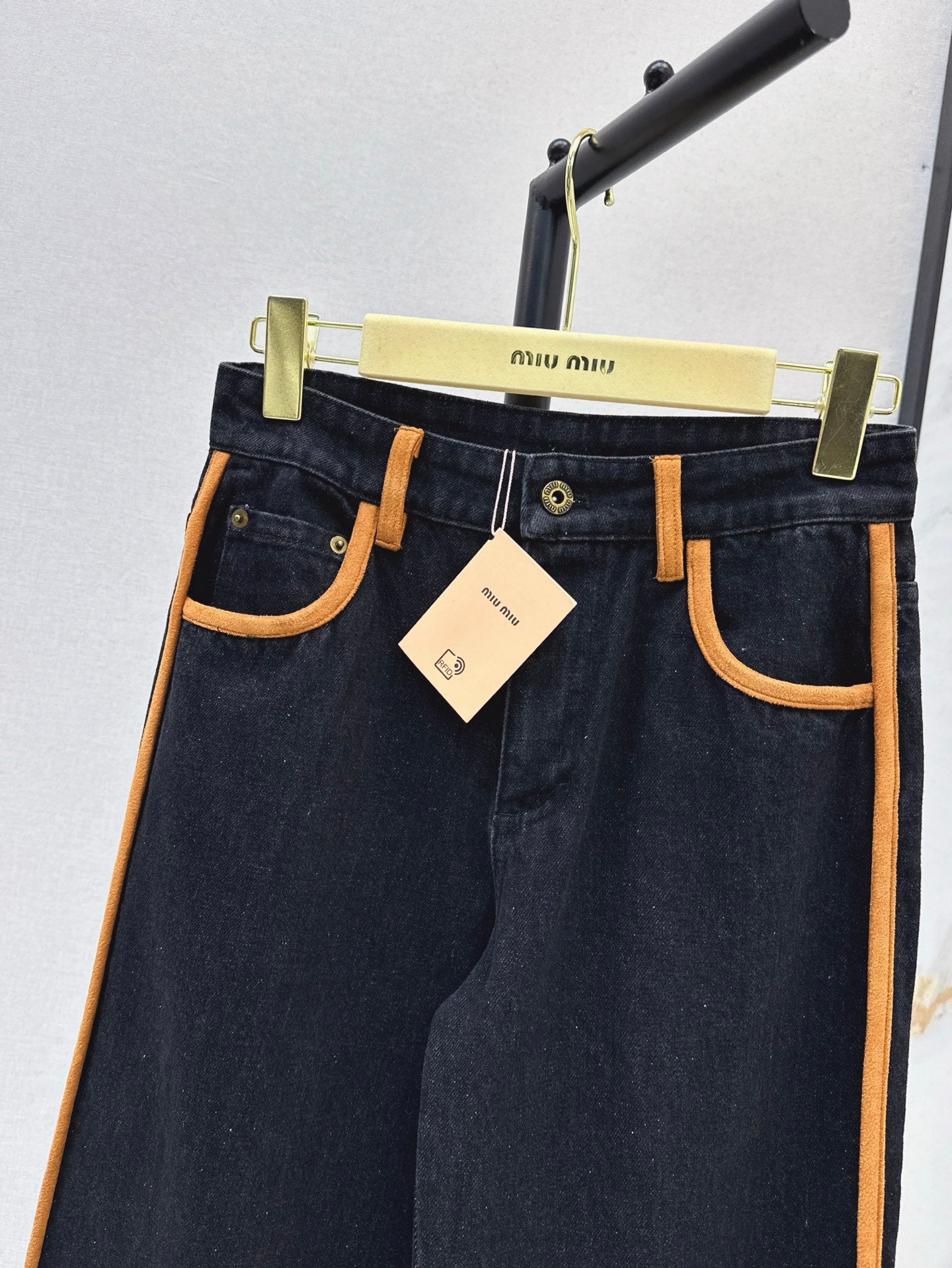 MI 25SS embroidered jeans