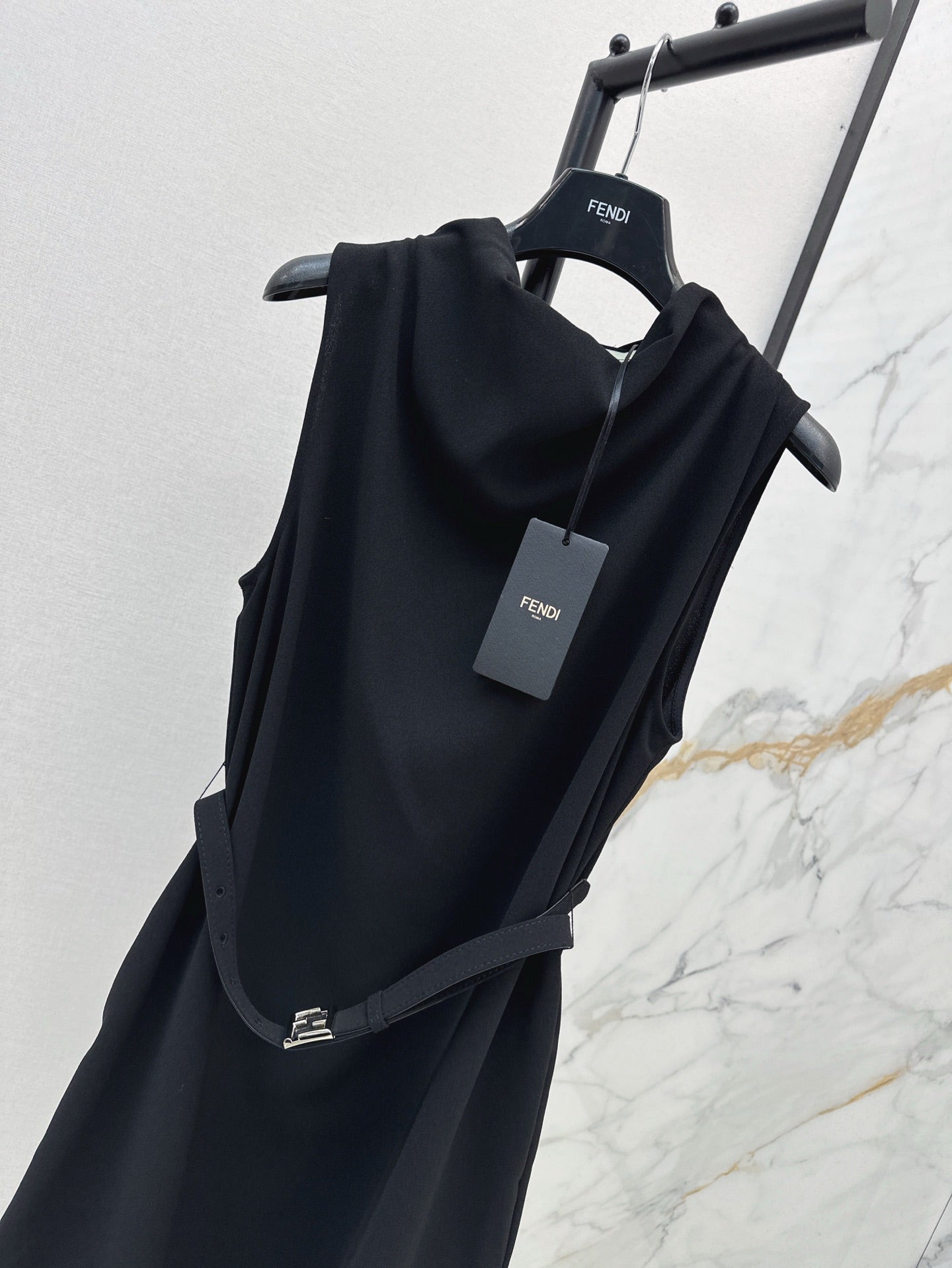 fe 25ss sleeveless dress
