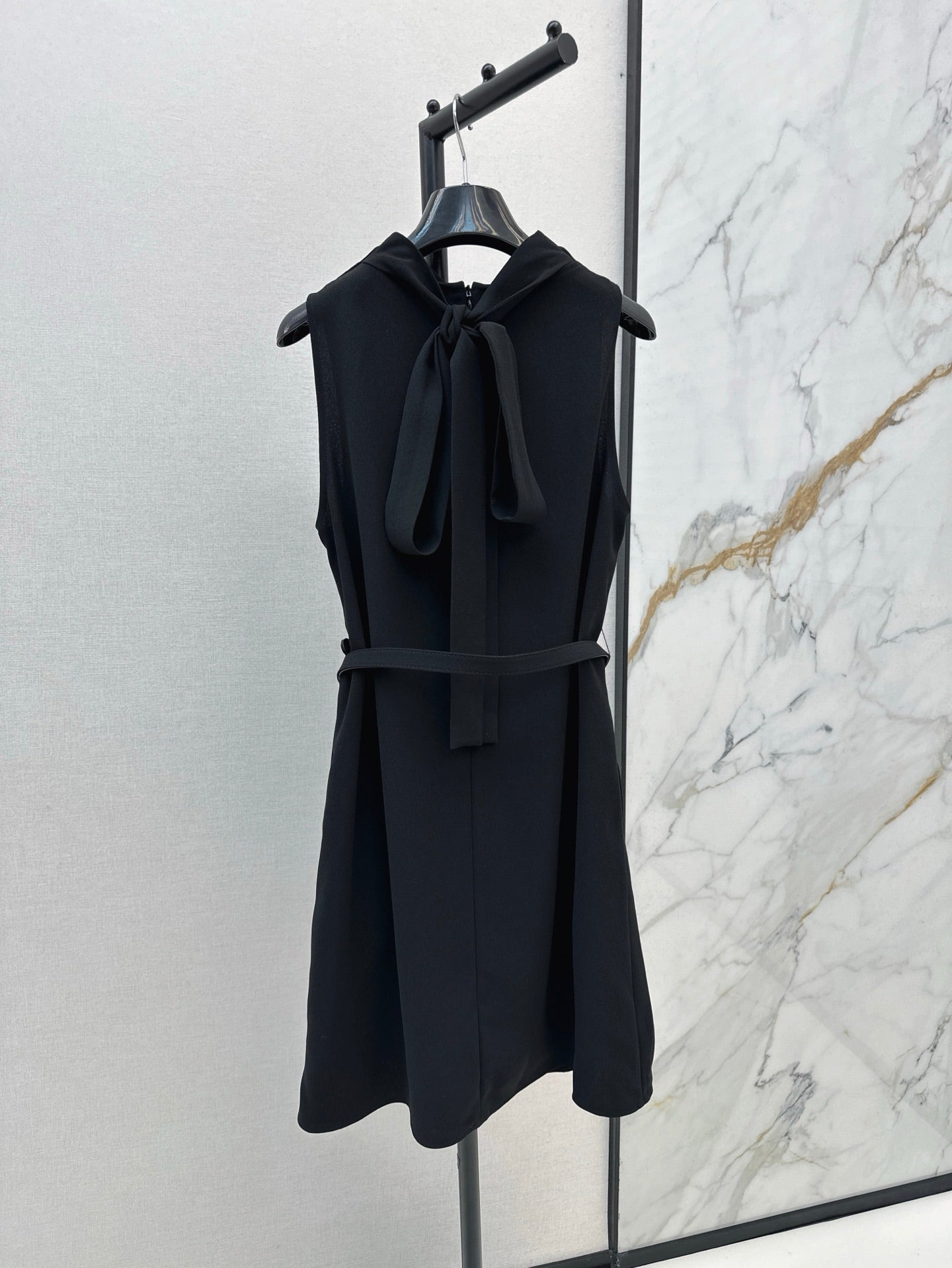 fe 25ss sleeveless dress
