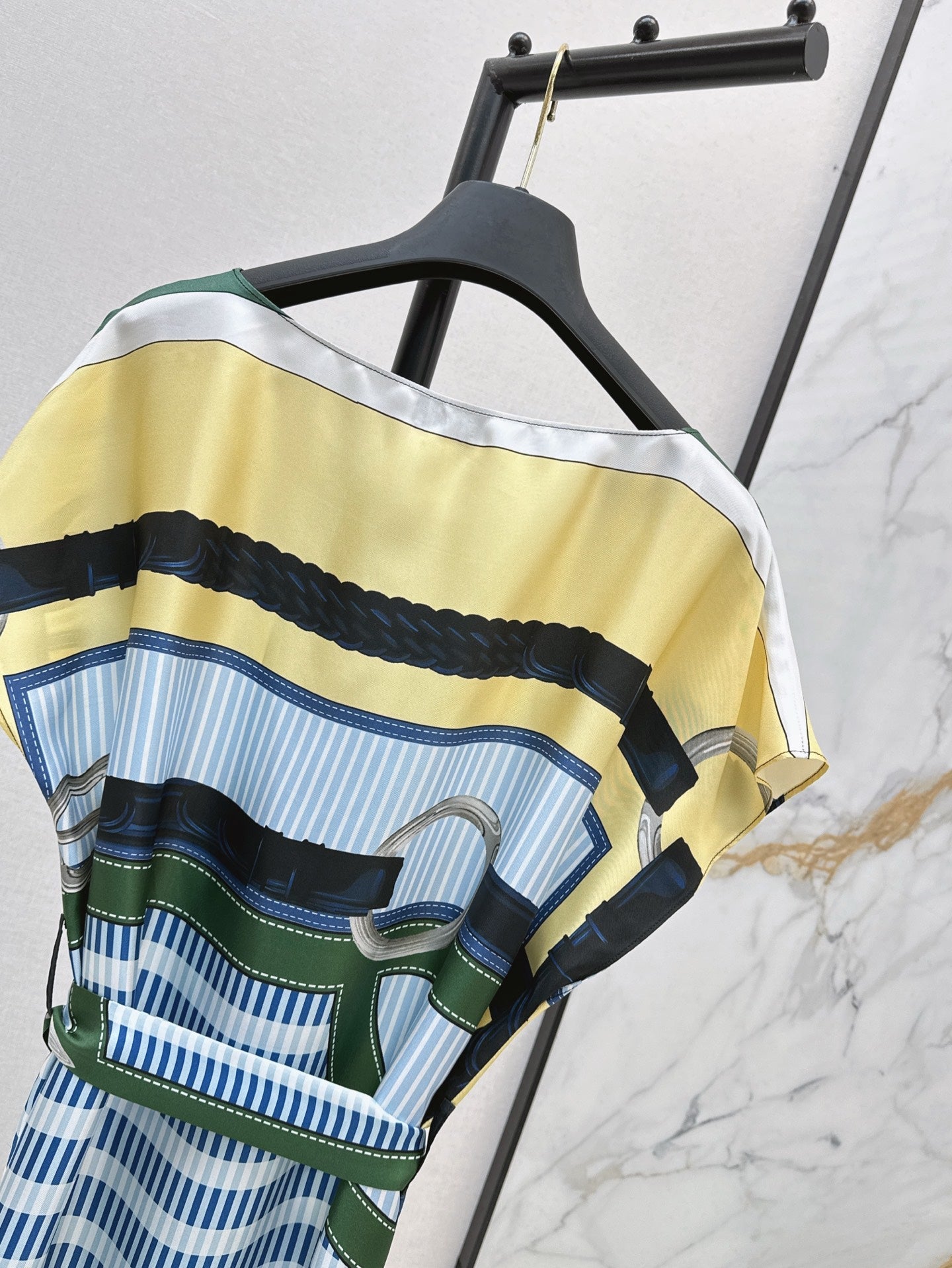 H 25ss coaching remix Silk dress